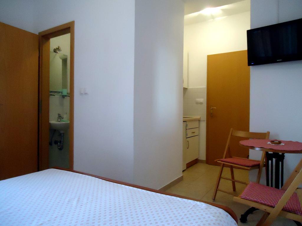 Apartments Mandic Tučepi Camera foto