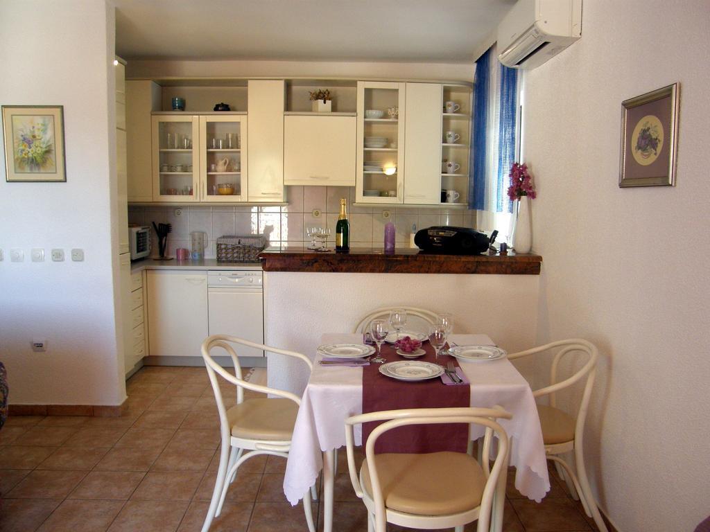 Apartments Mandic Tučepi Camera foto