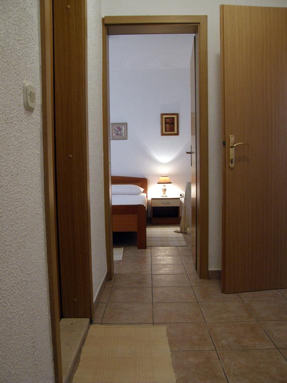 Apartments Mandic Tučepi Camera foto